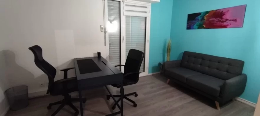 Bureau fermé  idéal pour votre activité professionnelle à Artigues-près-Bordeaux