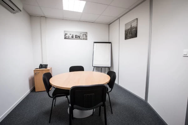 Bureau fermé  idéal pour votre activité professionnelle à Aubagne