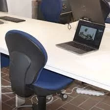 Bureau fermé  idéal pour votre activité professionnelle à Bardos