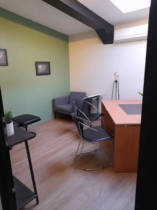 Bureau fermé  idéal pour votre activité professionnelle à Bernay