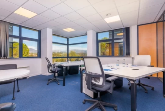 Bureau fermé  idéal pour votre activité professionnelle à Biot