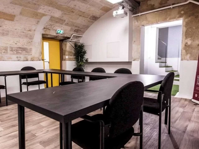 Salle de réunion  idéal pour votre activité professionnelle à Bordeaux