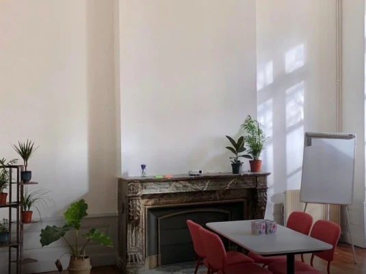 Bureau fermé  idéal pour votre activité professionnelle à Bordeaux