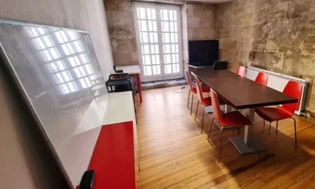 Salle de réunion  idéal pour votre activité professionnelle à Bordeaux