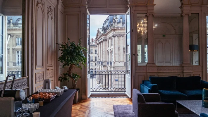 Salle de réunion  idéal pour votre activité professionnelle à Bordeaux
