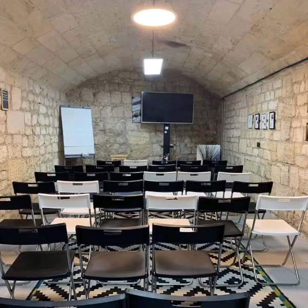Salle de réunion  idéal pour votre activité professionnelle à Bordeaux