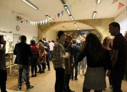 Salle de réunion  idéal pour votre activité professionnelle à Bordeaux