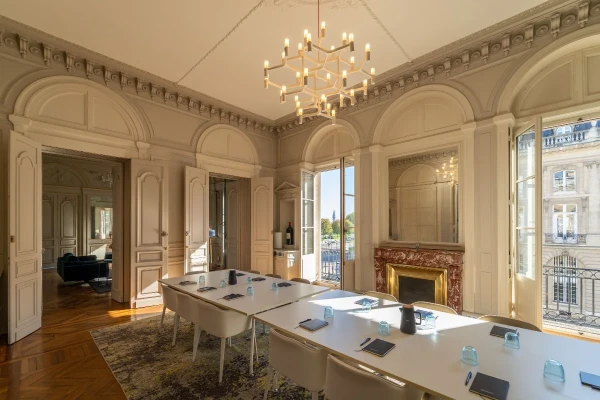 Salle de réunion  idéal pour votre activité professionnelle à Bordeaux