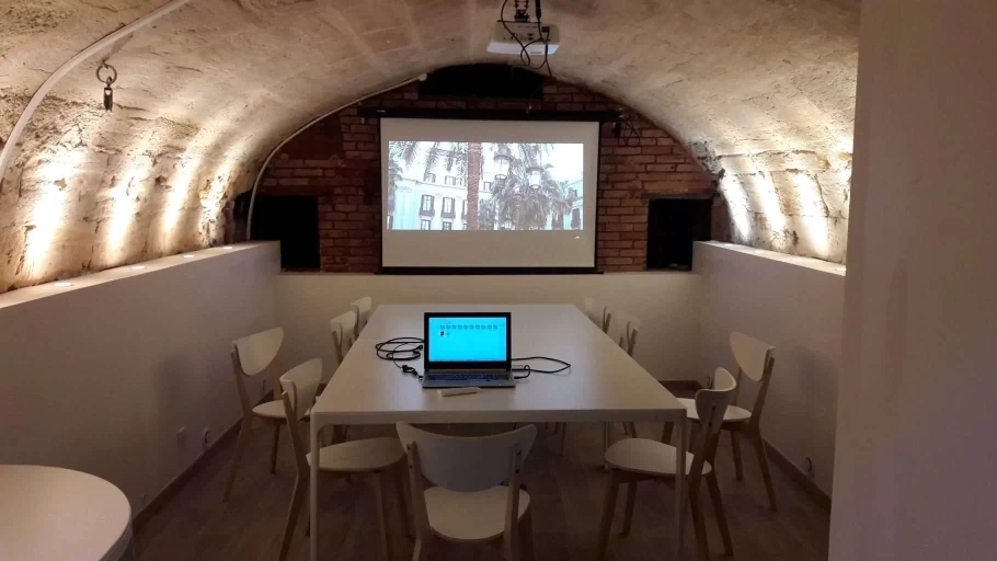 Salle de réunion  idéal pour votre activité professionnelle à Bordeaux