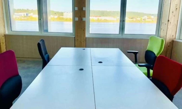 Bureau fermé  idéal pour votre activité professionnelle à Bordeaux