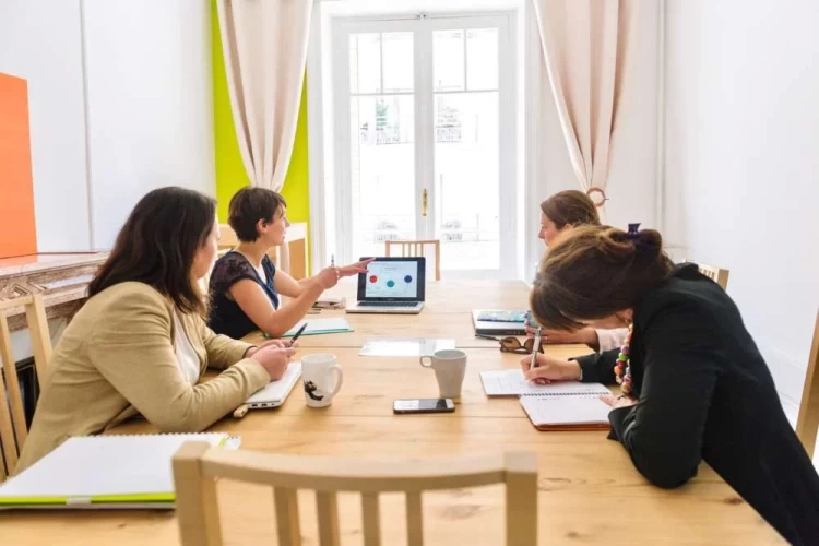 Salle de réunion  idéal pour votre activité professionnelle à Bordeaux
