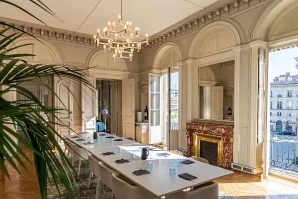 Salle de réunion  idéal pour votre activité professionnelle à Bordeaux