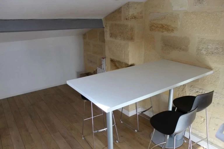 Salle de réunion  idéal pour votre activité professionnelle à Bordeaux