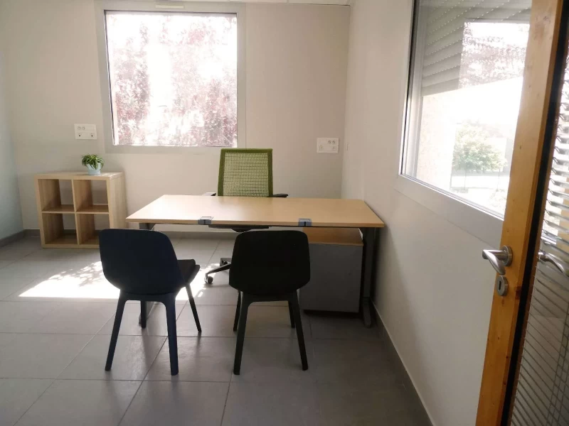 Bureau fermé  idéal pour votre activité professionnelle à Brindas