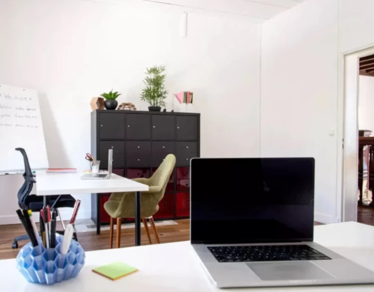 Bureau fermé  idéal pour votre activité professionnelle à Carrières-sous-Poissy