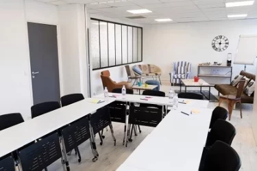 Salle de réunion  idéal pour votre activité professionnelle à Clichy