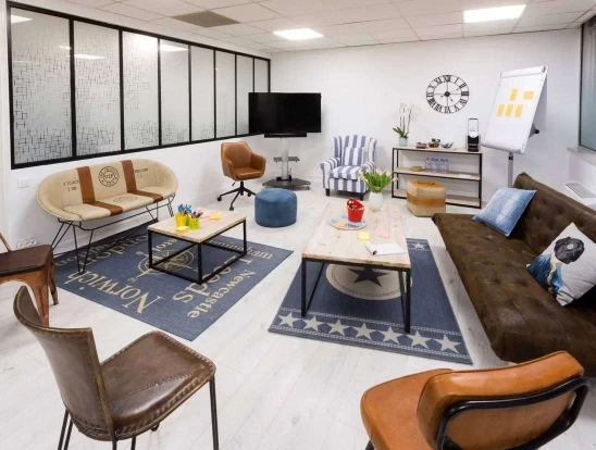Salle de réunion  idéal pour votre activité professionnelle à Clichy