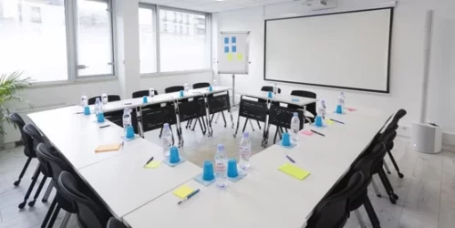 Salle de réunion  idéal pour votre activité professionnelle à Clichy
