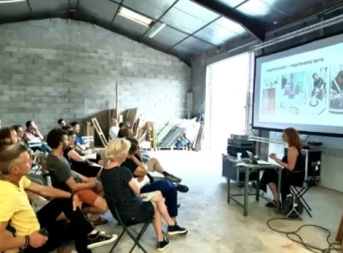 Salle de réunion  idéal pour votre activité professionnelle à Crest