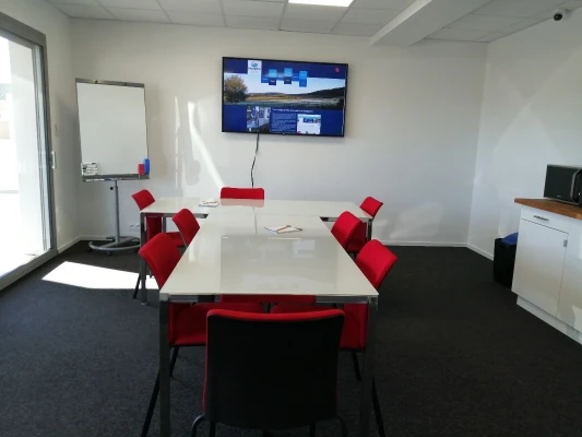 Bureau fermé  idéal pour votre activité professionnelle à Éguilles
