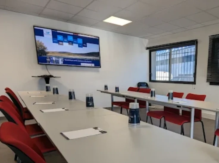 Bureau fermé  idéal pour votre activité professionnelle à Éguilles