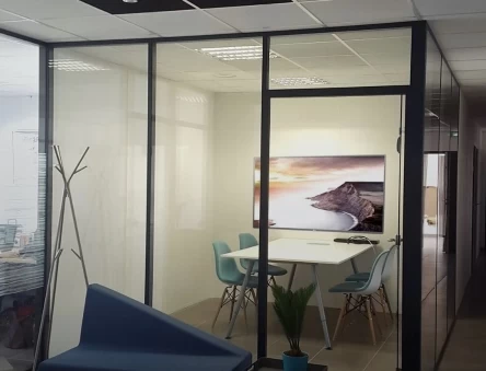 Bureau fermé  idéal pour votre activité professionnelle à Éguilles