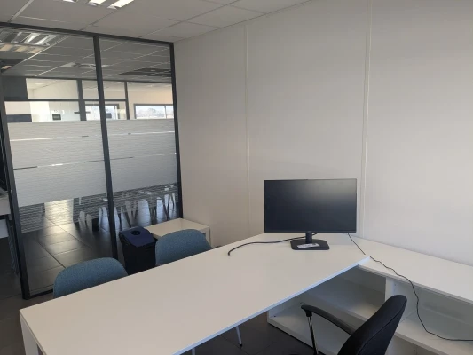 Bureau  idéal pour votre activité professionnelle à Éguilles