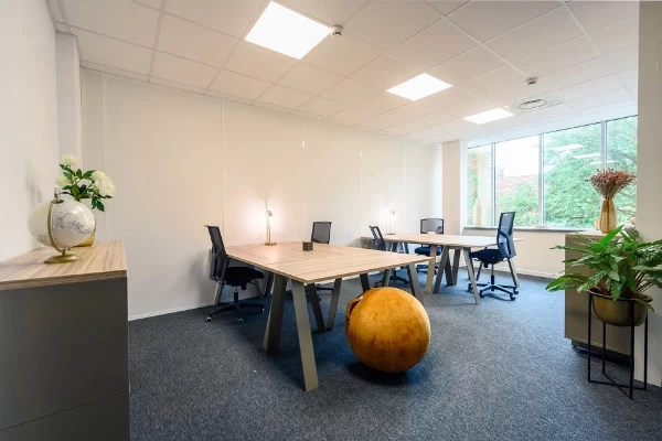 Bureau fermé  idéal pour votre activité professionnelle à Élancourt