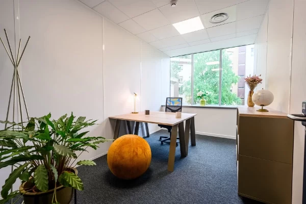 Bureau fermé  idéal pour votre activité professionnelle à Élancourt
