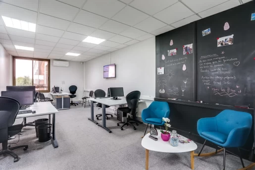 Salle de réunion  idéal pour votre activité professionnelle à Évry-Courcouronnes