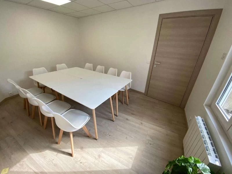Bureau fermé  idéal pour votre activité professionnelle à Fismes