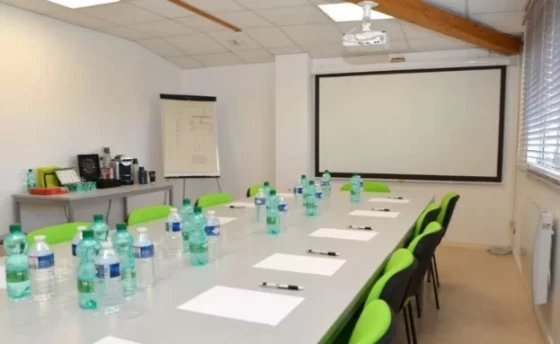 Salle de réunion  idéal pour votre activité professionnelle à Fondettes