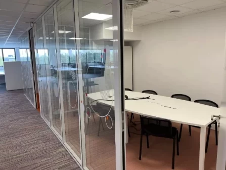 Bureau fermé  idéal pour votre activité professionnelle à Guyancourt