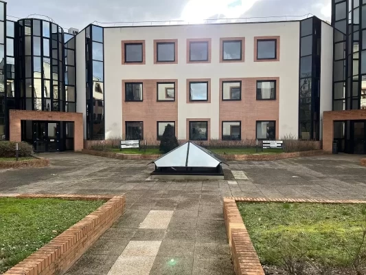 Bureau fermé  idéal pour votre activité professionnelle à Jouy-en-Josas