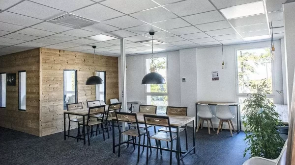 Bureau fermé  idéal pour votre activité professionnelle à Juvigny