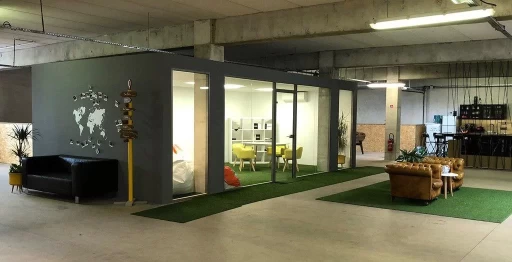 Salle de réunion  idéal pour votre activité professionnelle à La Gaude