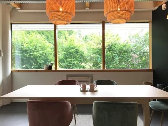 Bureau fermé  idéal pour votre activité professionnelle à La Mézière