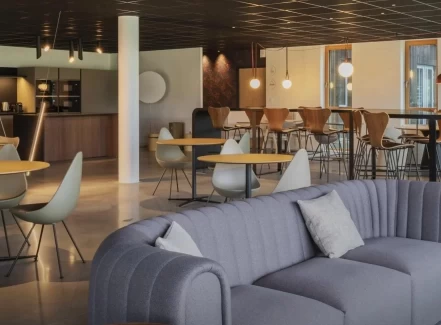 Plateau privé  idéal pour votre activité professionnelle à La Mézière