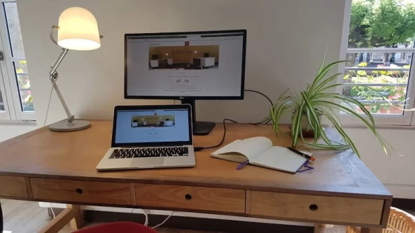 Bureau fermé  idéal pour votre activité professionnelle à La Tour-Blanche-Cercles