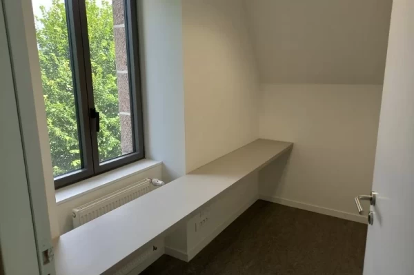 Bureau fermé  idéal pour votre activité professionnelle à Le Faou