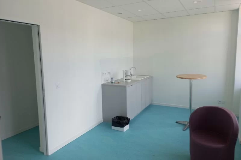 Bureau fermé  idéal pour votre activité professionnelle à Le Faou