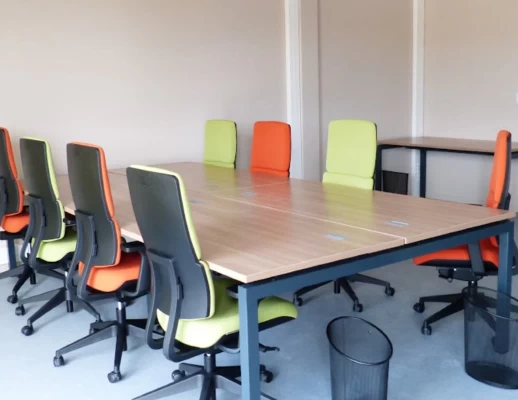 Bureau fermé  idéal pour votre activité professionnelle à Les Auxons