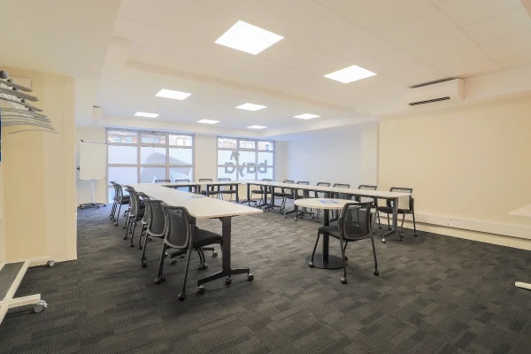 Salle de réunion  idéal pour votre activité professionnelle à Lille