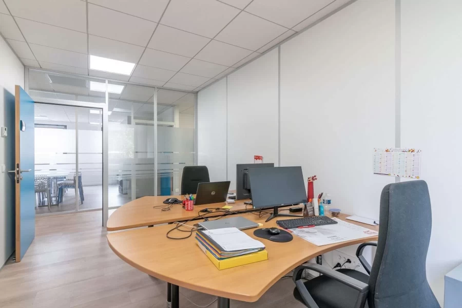 Bureau fermé  idéal pour votre activité professionnelle à Limonest