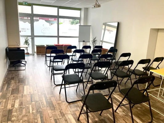 Salle de réunion  idéal pour votre activité professionnelle à Lourdes