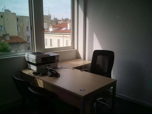 Bureau fermé  idéal pour votre activité professionnelle à Marseille
