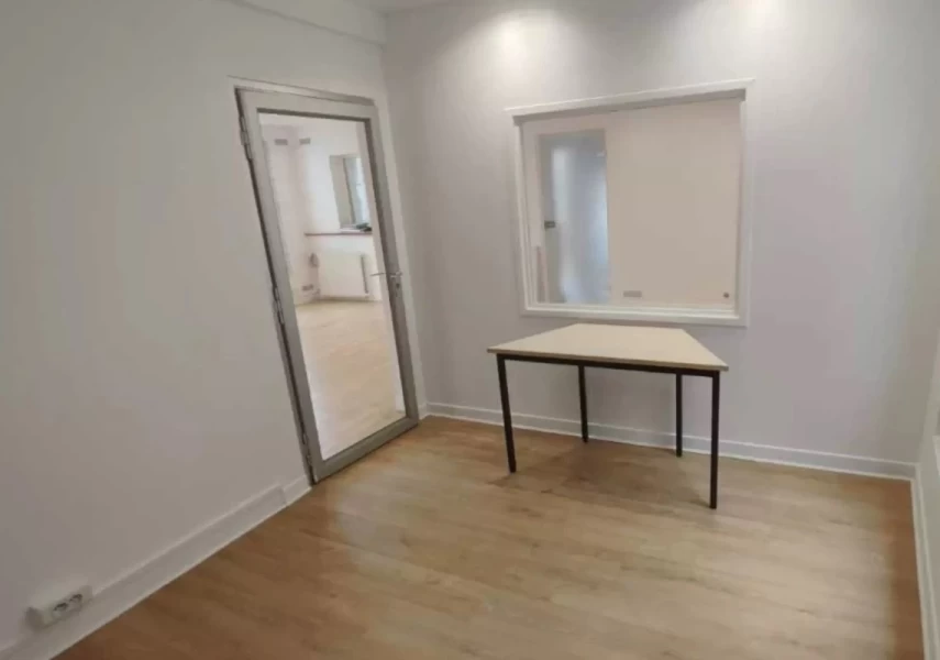 Bureau fermé  idéal pour votre activité professionnelle à Suresnes