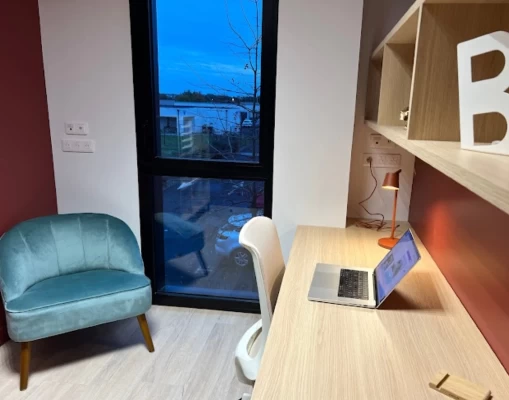 Bureau fermé  idéal pour votre activité professionnelle à Montaigu-Vendée