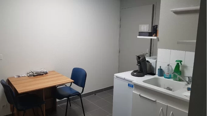 Bureau fermé  idéal pour votre activité professionnelle à Montrond-les-Bains