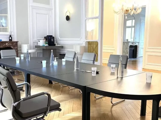 Bureau fermé  idéal pour votre activité professionnelle à Neuilly-sur-Seine